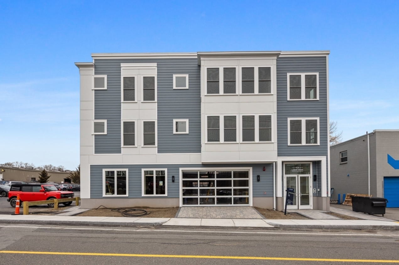 Exterior of 404 Lowell Street in Wakefield
