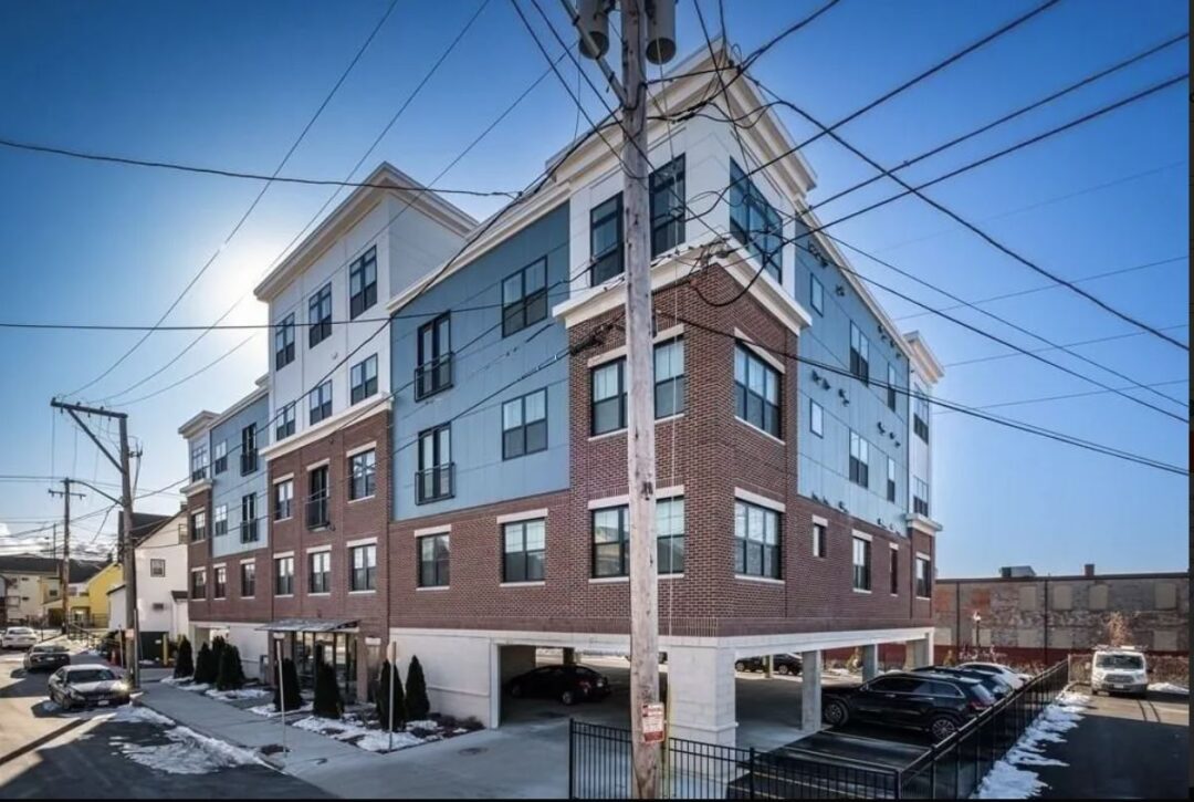 16 Laurel