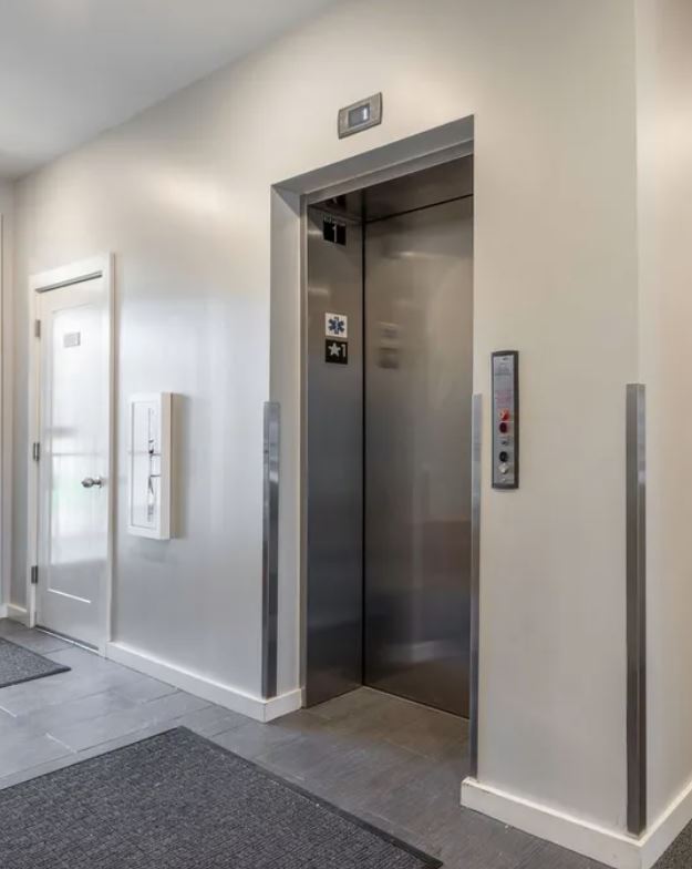 598 - 600 North St. elevator area