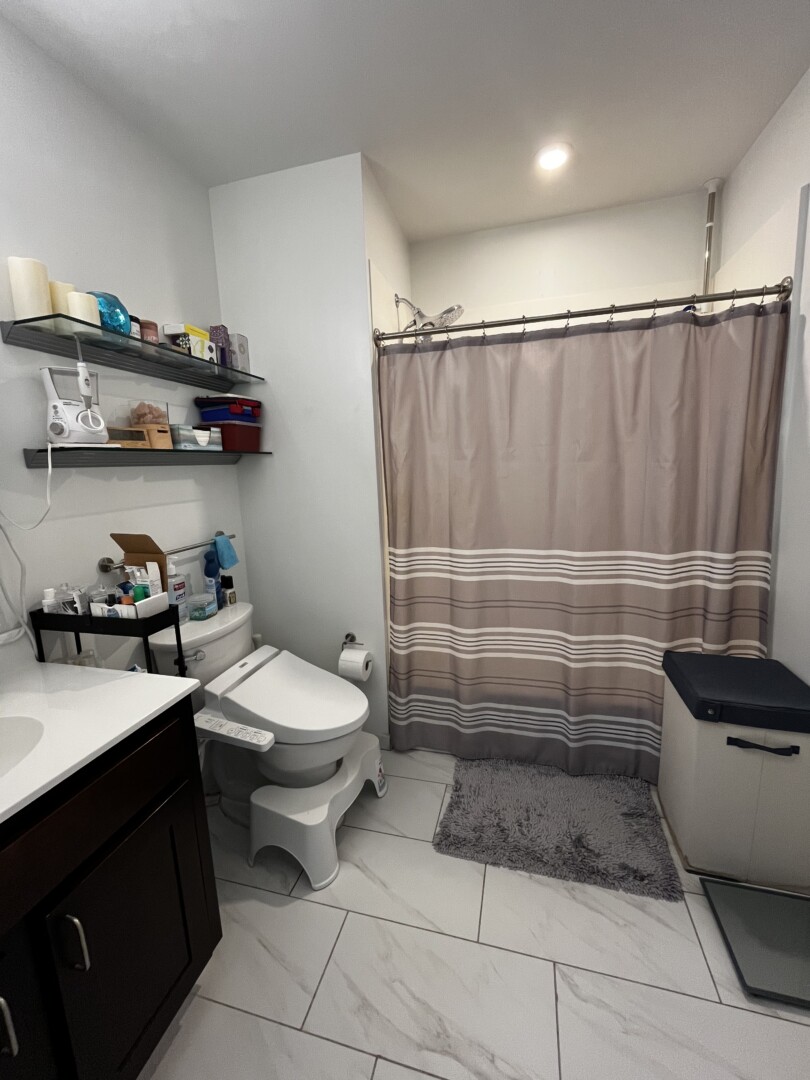 Bathroom of 88 Hudson in Chinatown