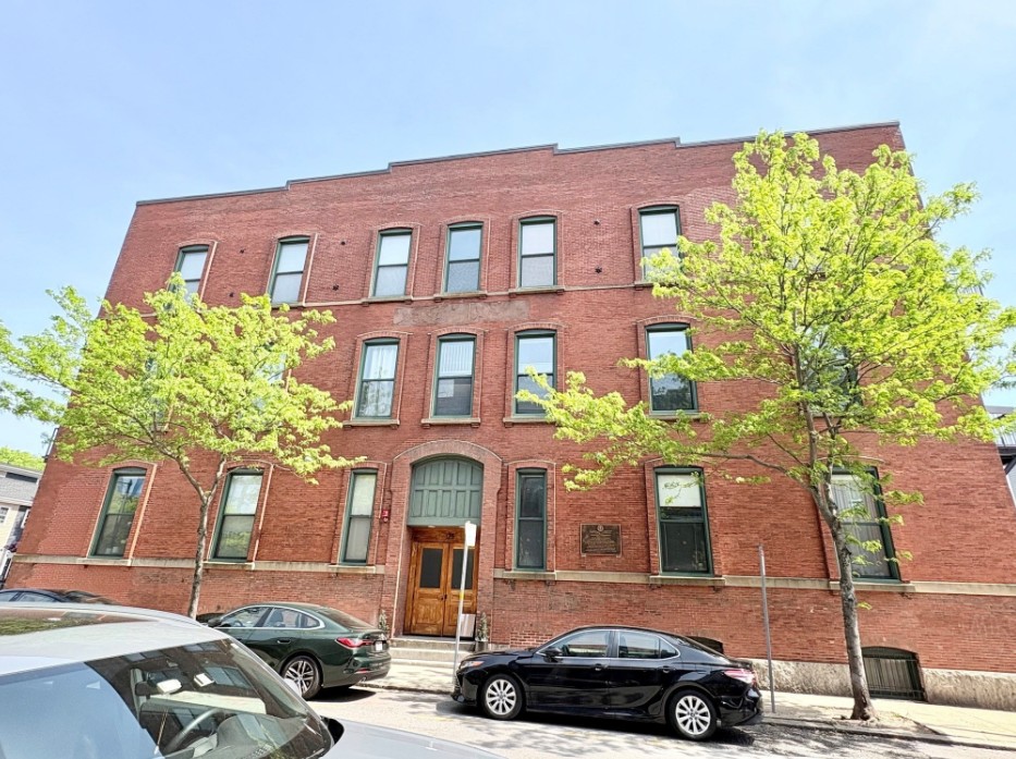 Lawrence Place Condominium