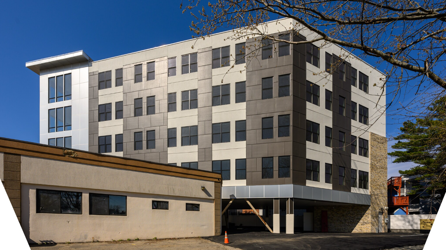 Exterior of Skyline Apartments in Everett