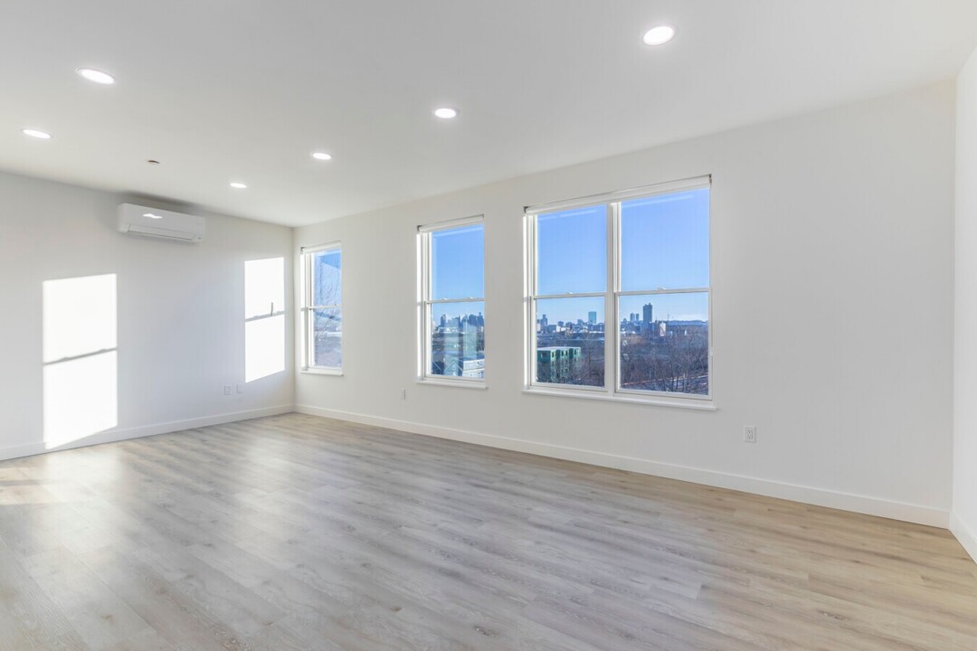 skyline-everett-livingroom