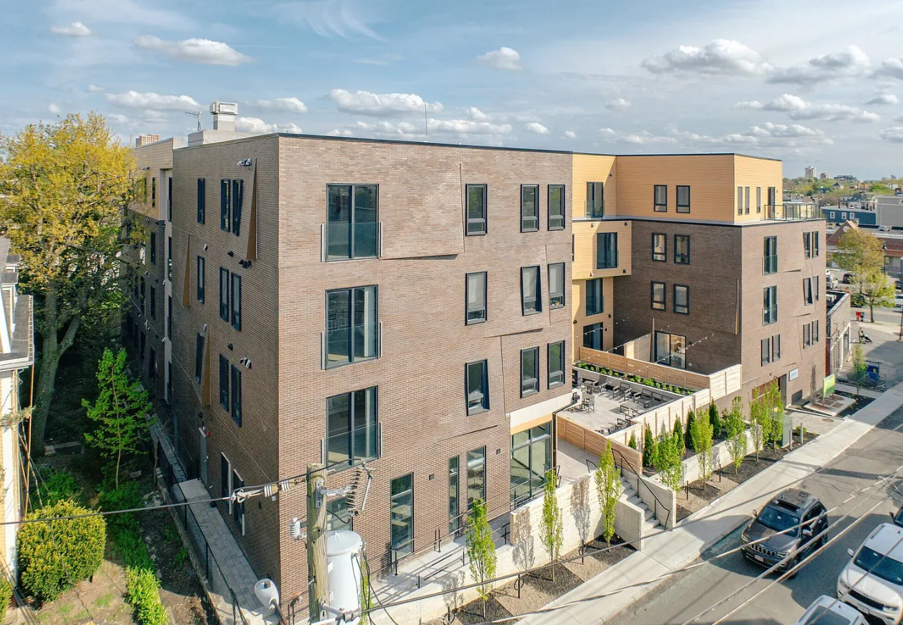 Side View of Ennea in Somerville