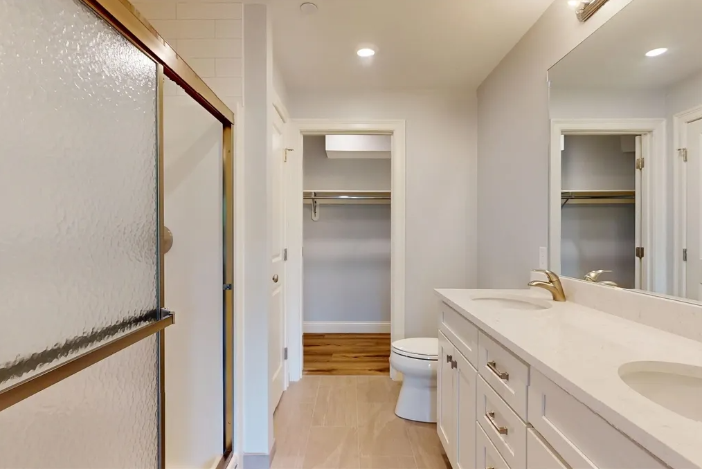 https://www.affordablelistings.com/wp-content/uploads/2026/06/tripointe-apartments-bathroom.png