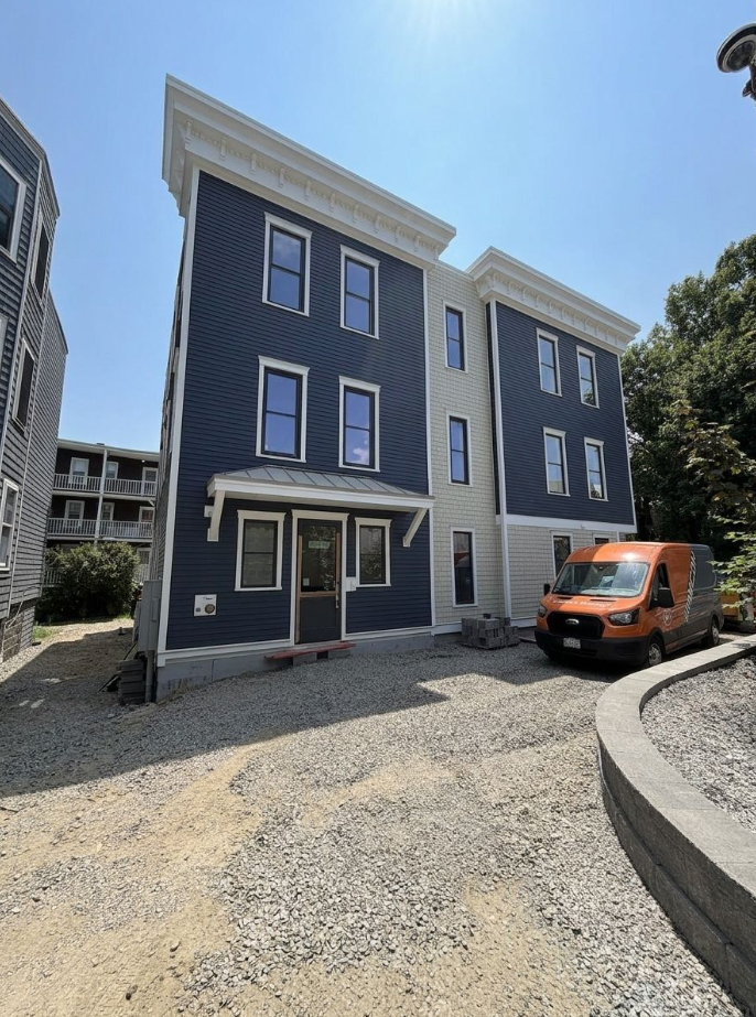 841 Columbia